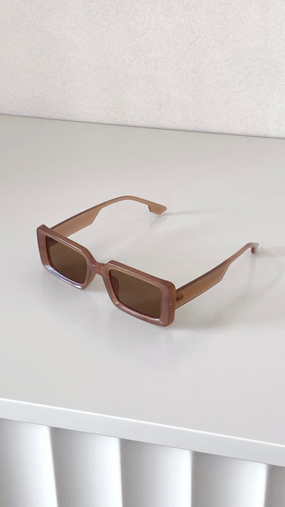 Load image into Gallery viewer, Danica Sunglasses - Latte - Billy J
