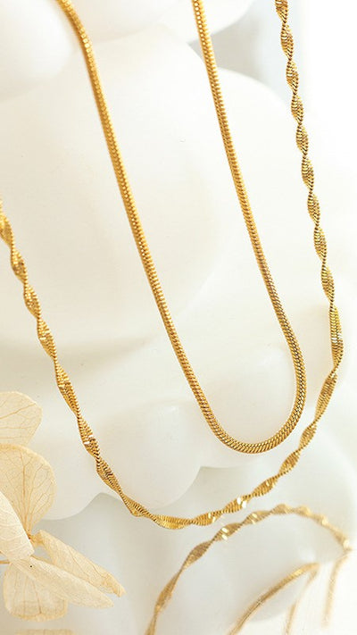 Load image into Gallery viewer, Sarah Twist Necklace Set - Gold

