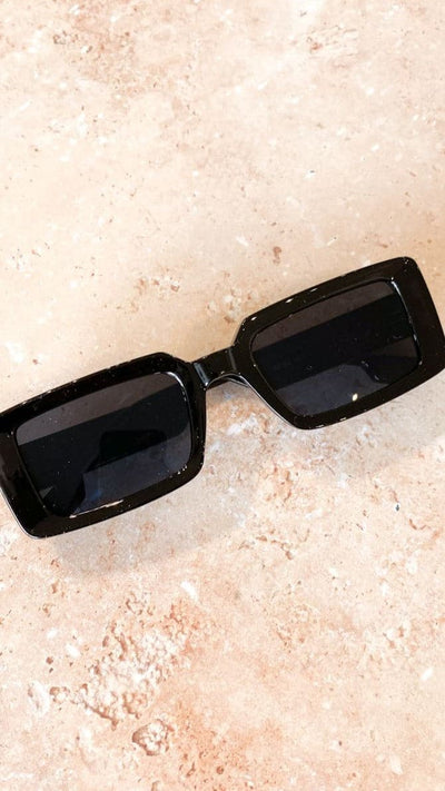 Load image into Gallery viewer, Danica Sunglasses - Black
