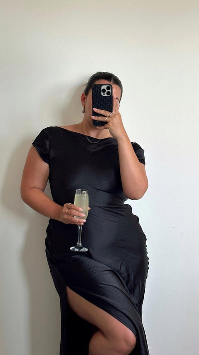 Load image into Gallery viewer, Ivana Midi Dress - Black - Billy J
